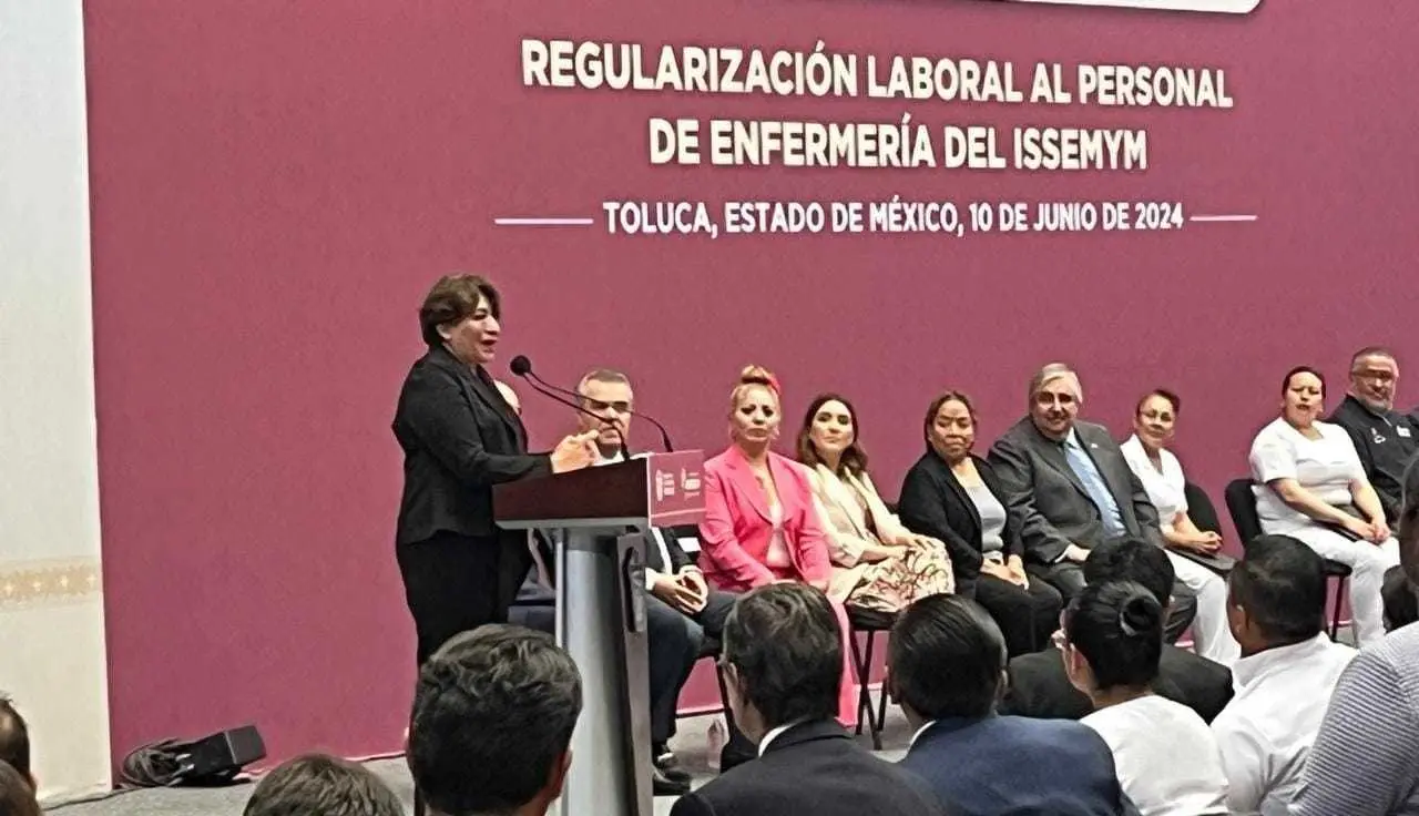 Delfina Gómez otorga 100 plazas a enfermeras del ISSEMYM. Foto: POSTA