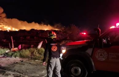 Sigue incendio en basurero municipal de Pesquería