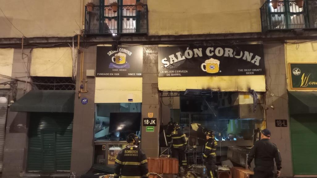 Explota la taquería Salón Corona en el Centro Histórico; no hay heridos