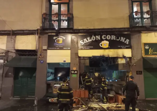 Explota la taquería Salón Corona en el Centro Histórico; no hay heridos