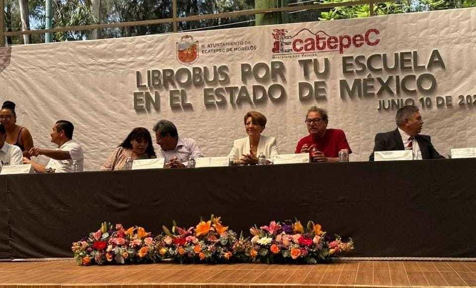 Librobús por las escuelas: Fomento de la lectura en el Edomex. Foto: Cosme Esparza Flores