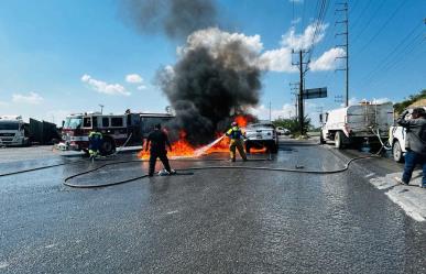 Bomberos y rescatistas de Linces controlan incendio en Pesquería