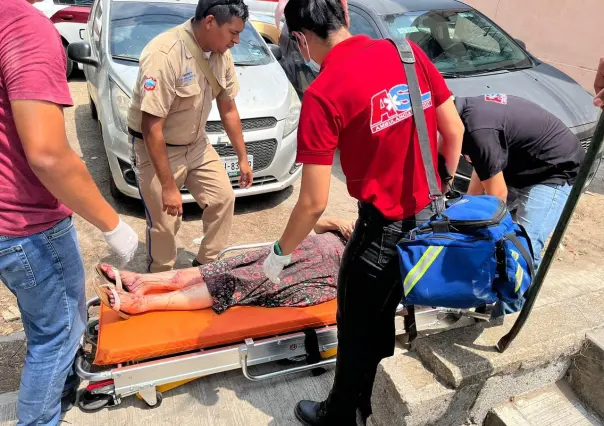 Menor apuñala a su abuela y la deja encerrada desangrándose