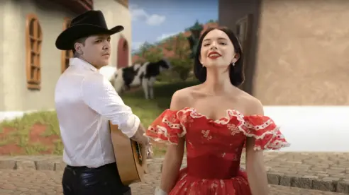 Ángela Aguilar y Christian Nodal protagonizan incómodo momento en el escenario