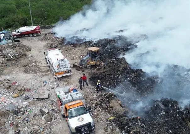 Combaten incendio en basurero de Pesquería, Nuevo León