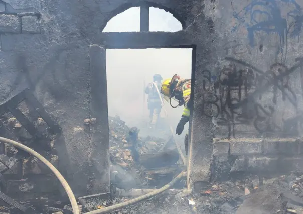 Se incendia casa abandonada en la colonia Niño Artillero de Monterrey