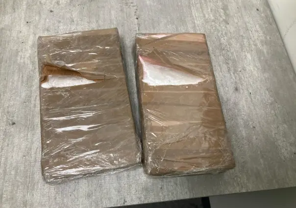 Cae mujer con dos paquetes de cocaína en el Aeropuerto de Guadalajara