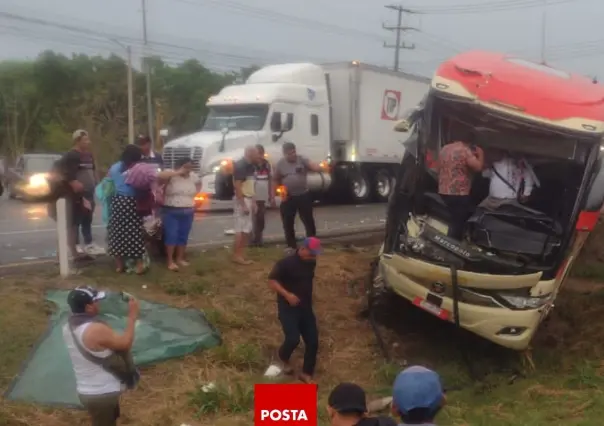 Accidente carretero deja ocho personas lesionadas en Tabasco