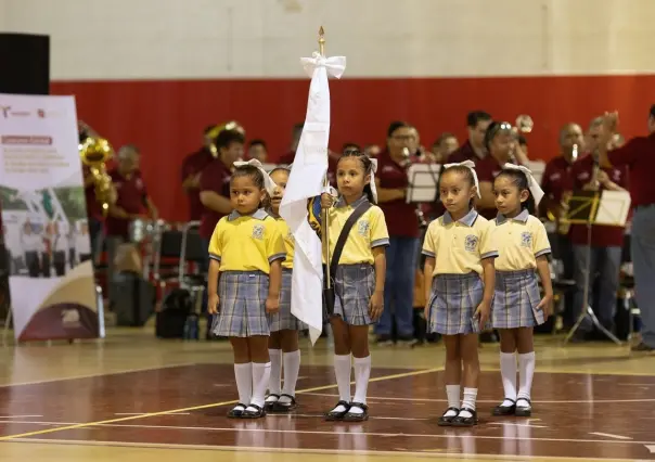 Celebran concurso de escoltas escolares con participación de familias