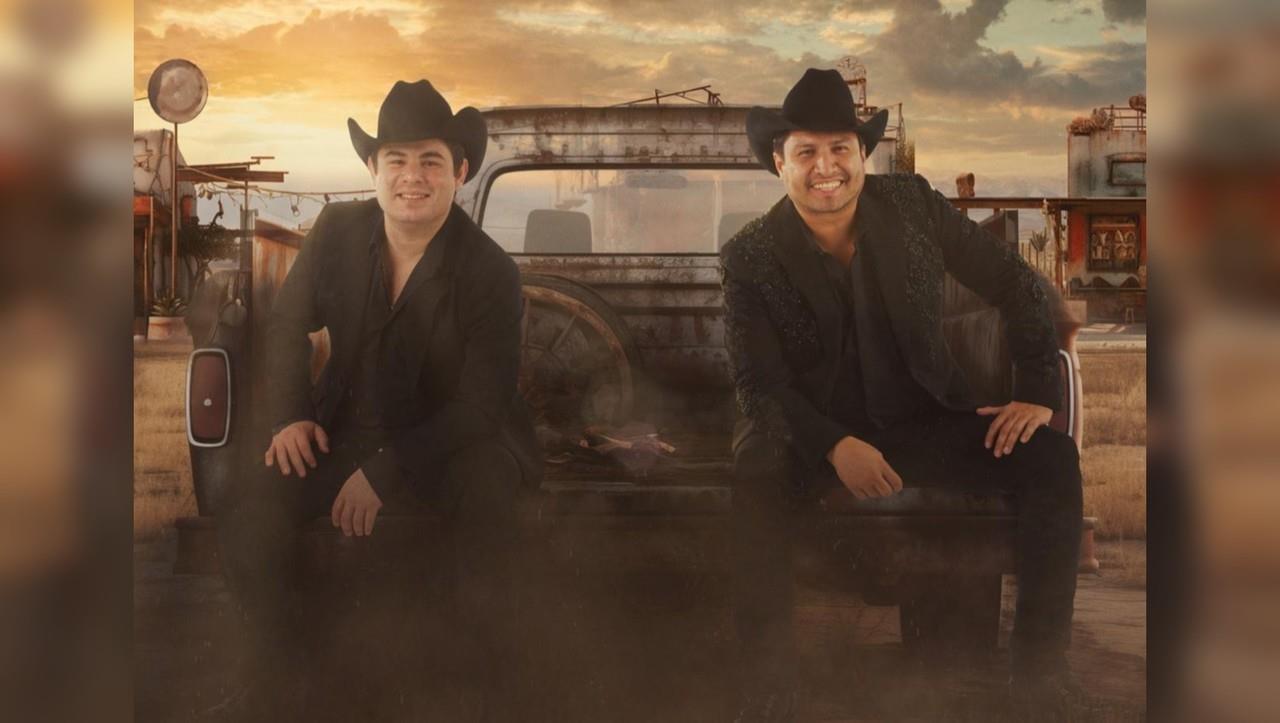 Julión Álvarez y Alfredo Olivas en la imagen promocional de “Prófugos del Anexo Tour”. Foto: Facebook Alfredo Olivas.
