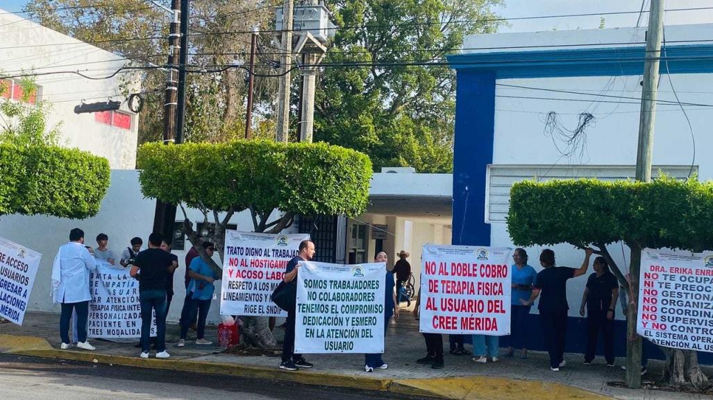 Más protestas en Mérida: trabajadores del CREE  denuncian irregularidades