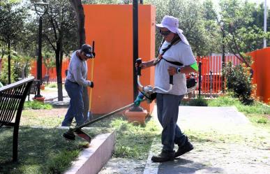 Rehabilita Gobierno de Santa Catarina áreas verdes y canchas en 377 plazas
