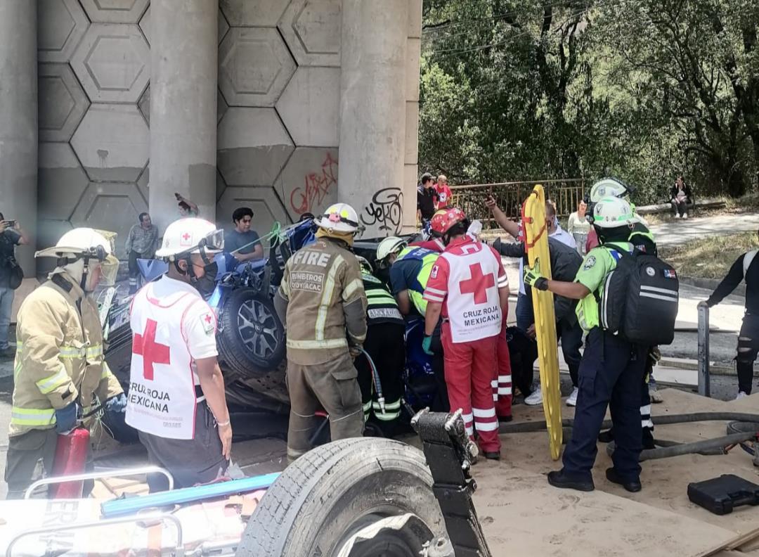 Resultan lesionadas tres personas por carambola en la México - Toluca. Imagen: Cortesía.