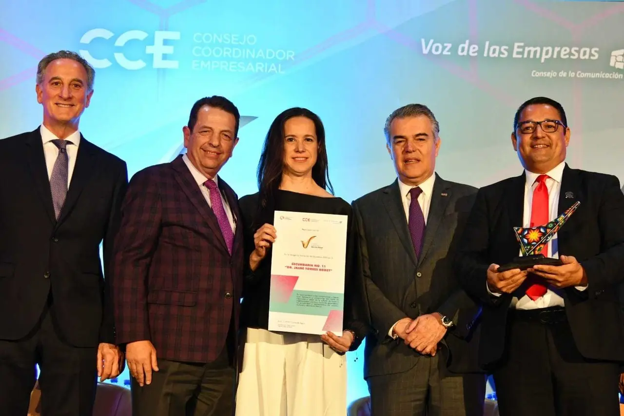 Secundaria Jaime Torres Bodet recibe el Premio Nacional de Calidad 2024. Foto. Secretaría de Educación