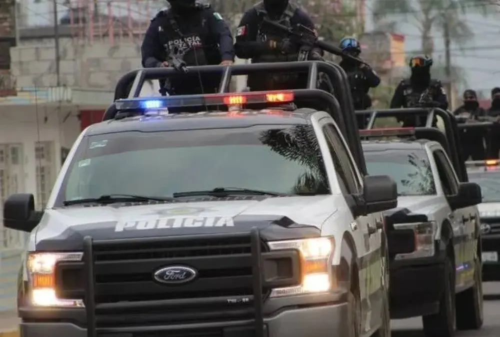 Elementos de la policía estatal de Veracruz en operativo para rescatar al menor. Foto: XEV Veracruz.