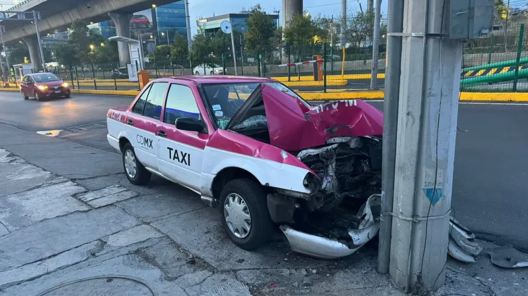 Hallan taxi abandonado tras accidente en Periférico Sur