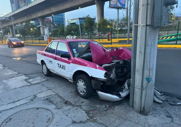 Hallan taxi abandonado tras accidente en Periférico Sur