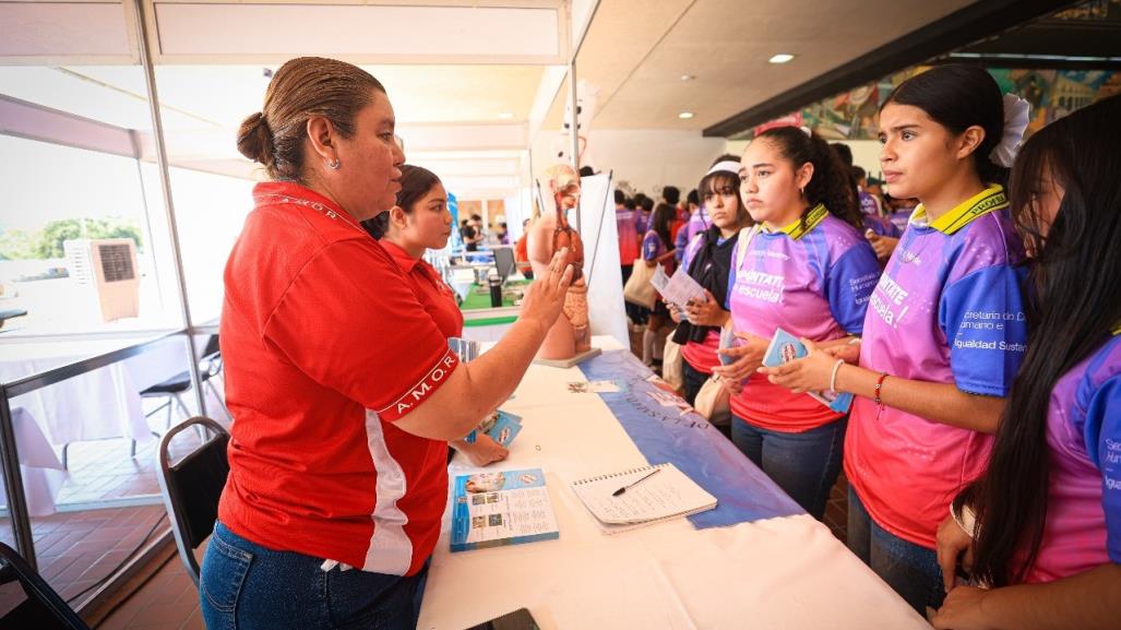 Macro Feria de Becas y Opciones Educativas en Monterrey