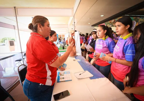 Macro Feria de Becas y Opciones Educativas en Monterrey