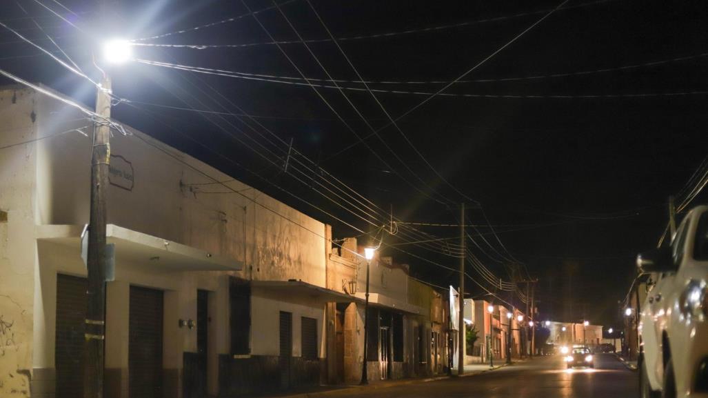 Ponen nuevas luminarias en Parras para brindar mayor seguridad