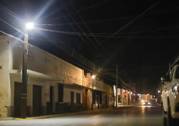 Ponen nuevas luminarias en Parras para brindar mayor seguridad