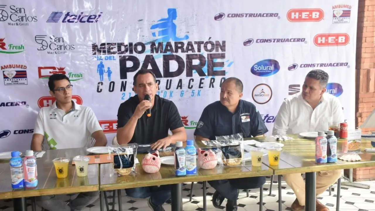 Rueda de prensa del anunció del Medio Maratón por el Día del Padre en Torreón / Foto: San Carlos Mar and Grill Torreón