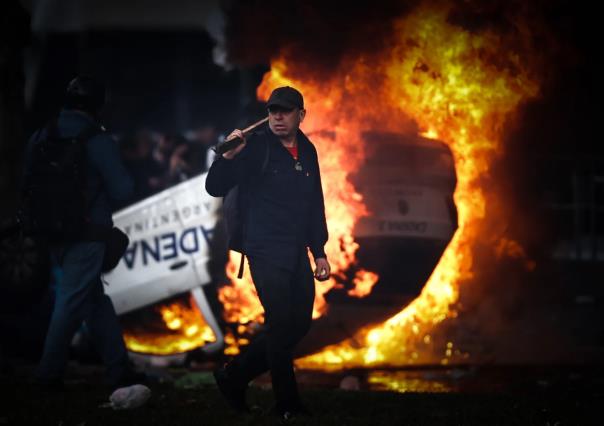 Milei tacha de golpe de Estado las protestas al aprobase la ley de Bases