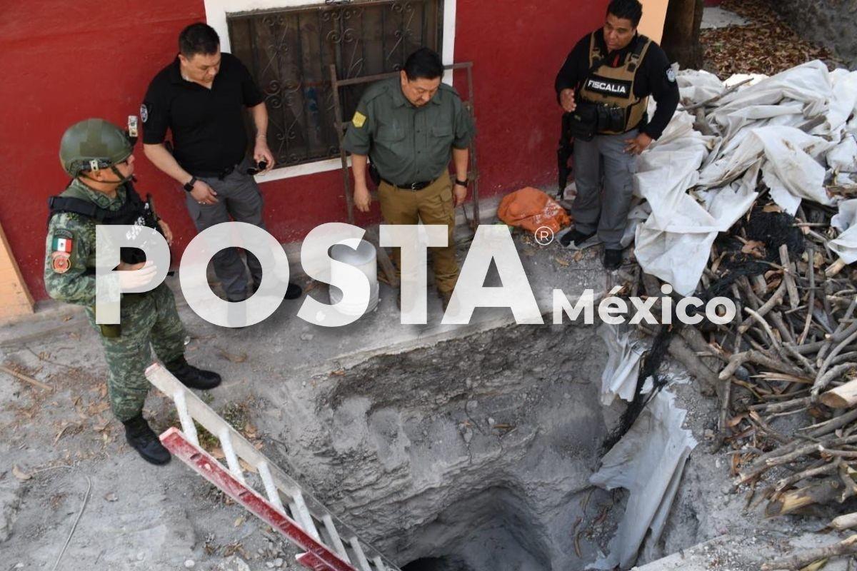 Uriel Carmona junto a autoridades del estado al frente del narco túnel Foto: David Monroy