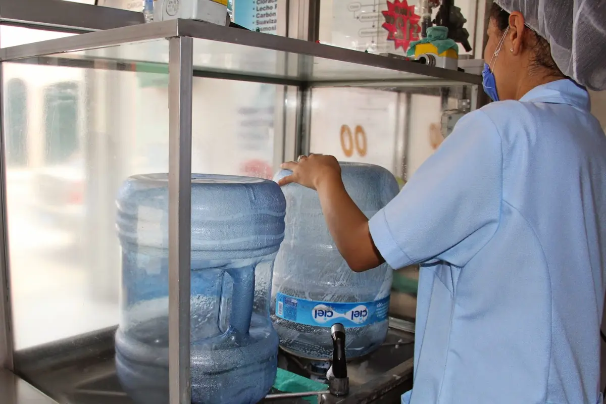 El precio del garrafón de agua se ha disparado hasta 200 por ciento ante la crisis hídrica que vive el sur de Tamaulipas.