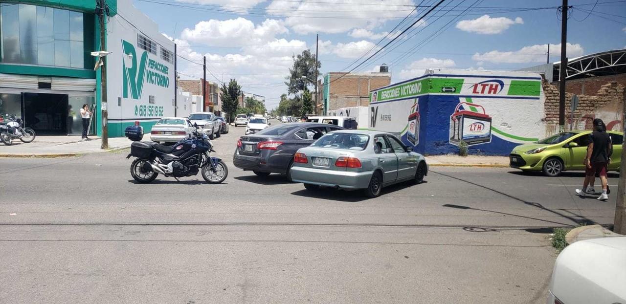Hacen meme de cruce peligroso; chocan dos días después