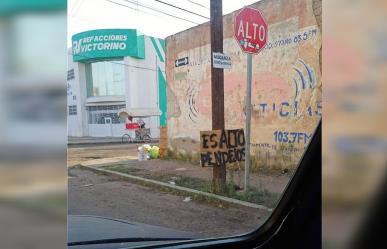 Hacen meme de cruce peligroso; chocan dos días después
