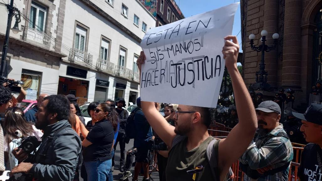 Congreso capitalino blindado por protesta de comunidad trans