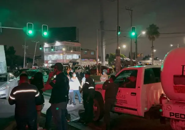 Habitantes de Ecatepec bloquean avenida central