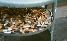 Reporta el humo de cigarro en espacios públicos, te decimos dónde