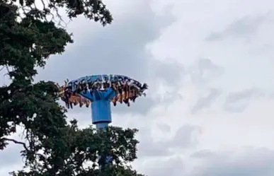 Equipo de emergencia salva a 28 personas atrapadas en juego de parque