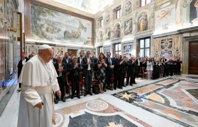 Reunión de comediantes con el papa Francisco: mensaje de paz y amor