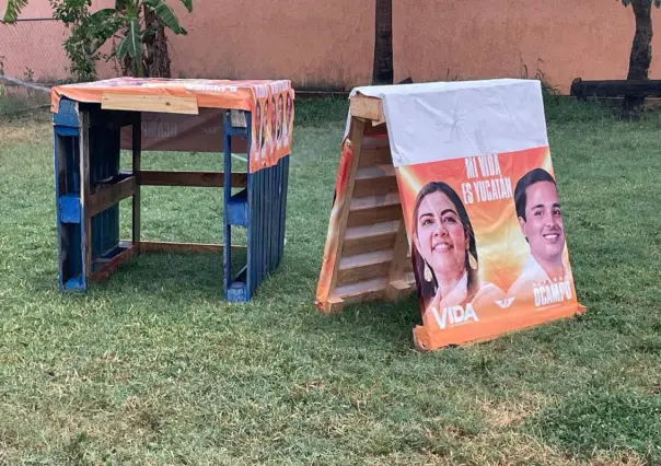 Reciclan propaganda de campañas para darle un techo a las mascotas