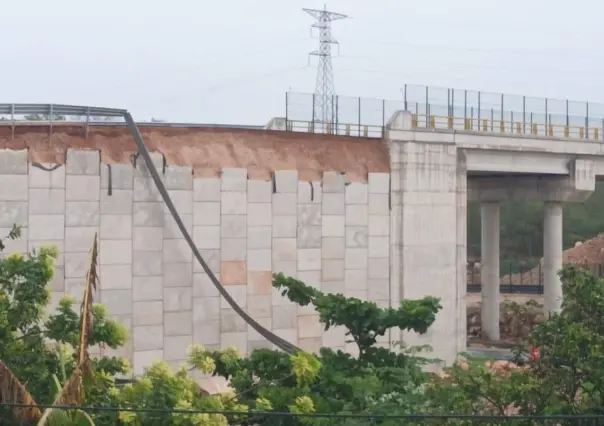 Se desprende parte del puente del Tren Maya en Maxcanú, Yucatán