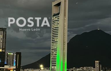 Torre se pinta de color verde en honor a los adultos mayores