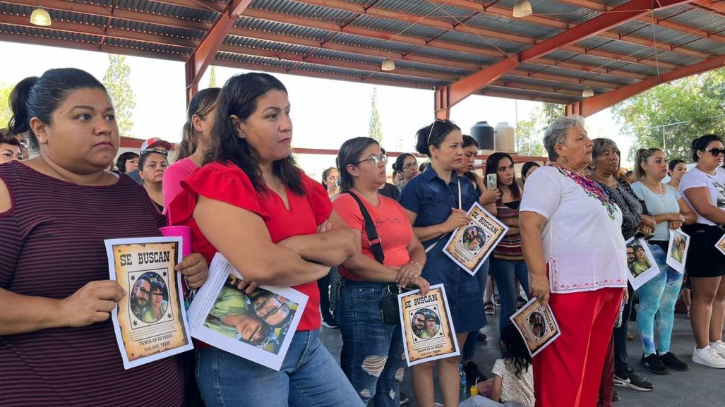 Se manifiestan familias por desfalco de 600 mil pesos en primaria de Saltillo