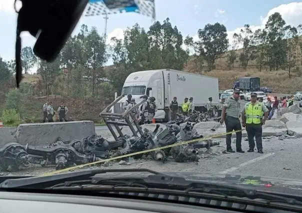 Accidente en la carretera Panamericana: Vuelca tráiler cargado de motores