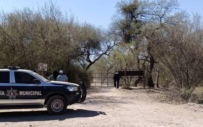 Elementos de la policía municipal acudiendo al lugar para indagar sobre el hecho. Foto: El Sol de México.