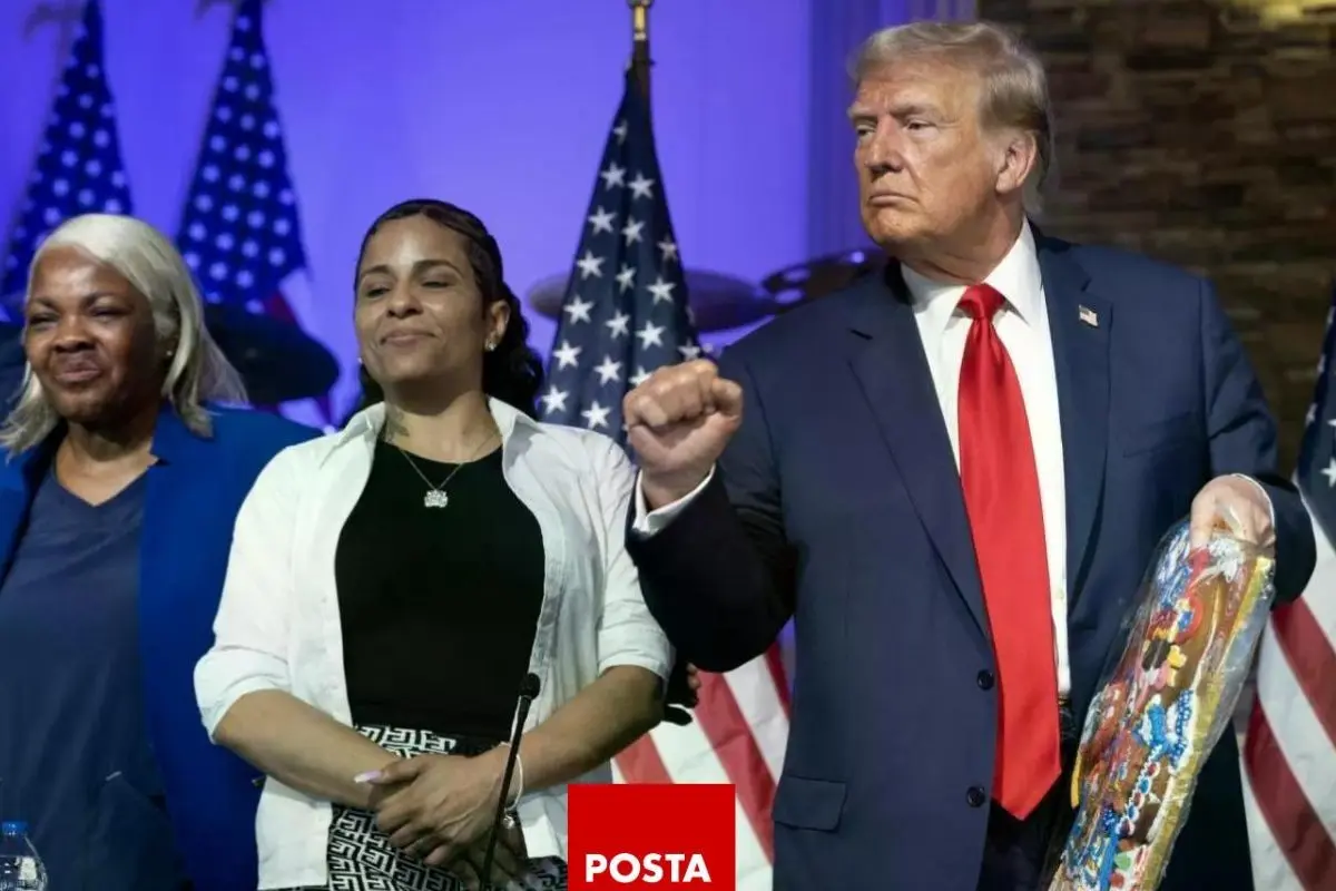 Visita Trump iglesia en Detroit en intento por llegar a los votos afroamericanos