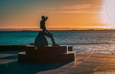 Escultura a Jacques Cousteau: guardián del Mar de Cortés en La Paz, BCS