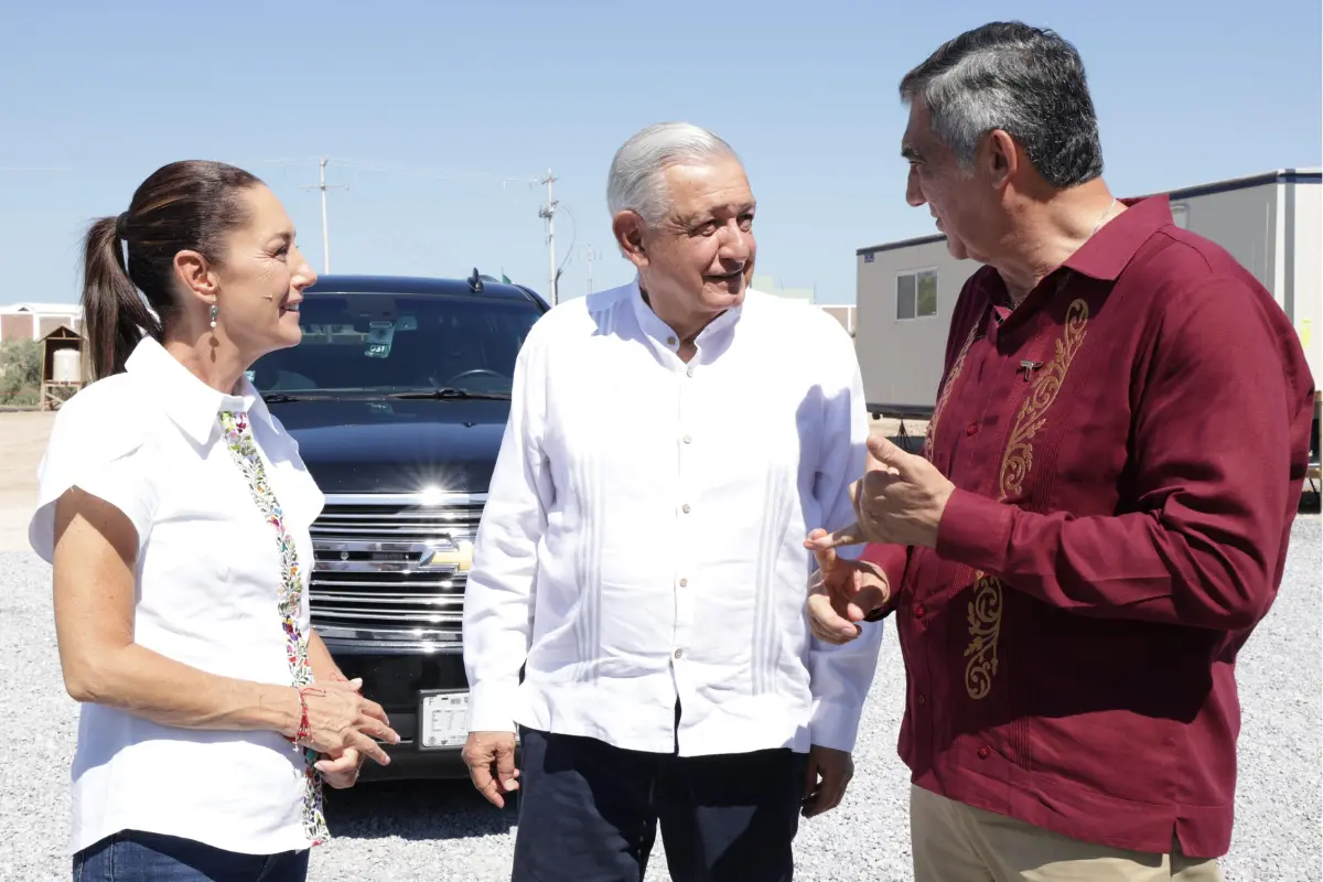 El presidente Andrés Manuel López Obrador, la presidenta electa, Claudia Sheinbaum Pardo y el gobernador Américo Villarreal Anaya en Nuevo Laredo. Foto: Agencia