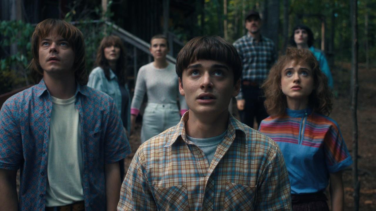 Corren de antro a actor de Stranger Things por malacopa