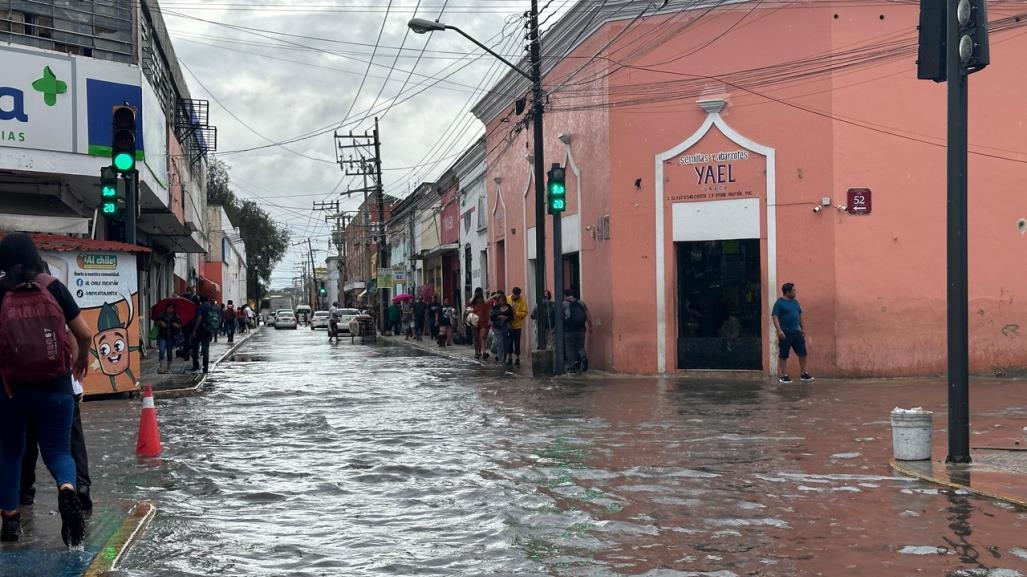 ¡No guardes el paraguas! Seguirán las lluvias torrenciales durante este domingo