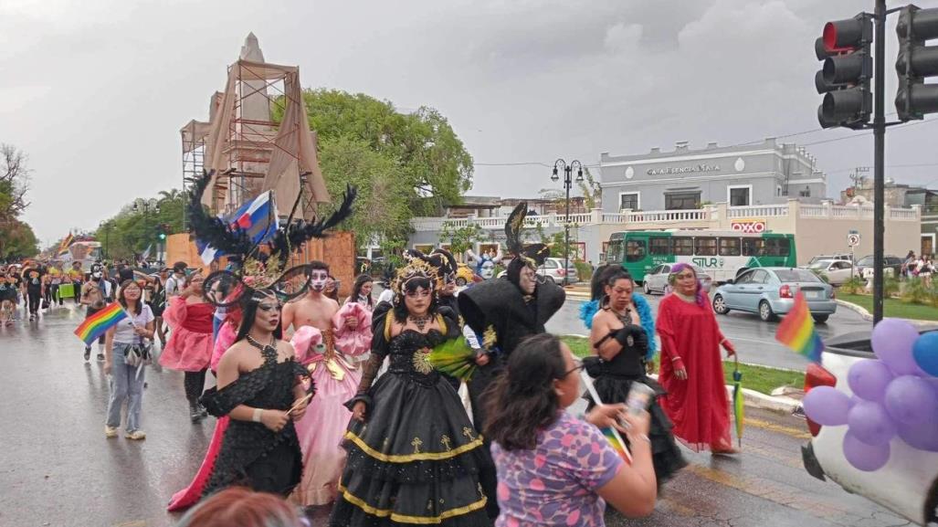 La fuerte lluvia no impidió marcha LGBT+ en Yucatán