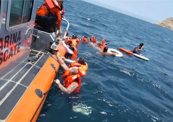 Rescatan a 36 turistas en playa de Cabo San Lucas