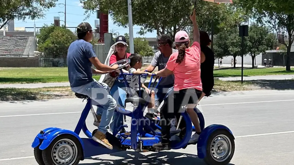 Celebran familias el Día del Padre de paseo